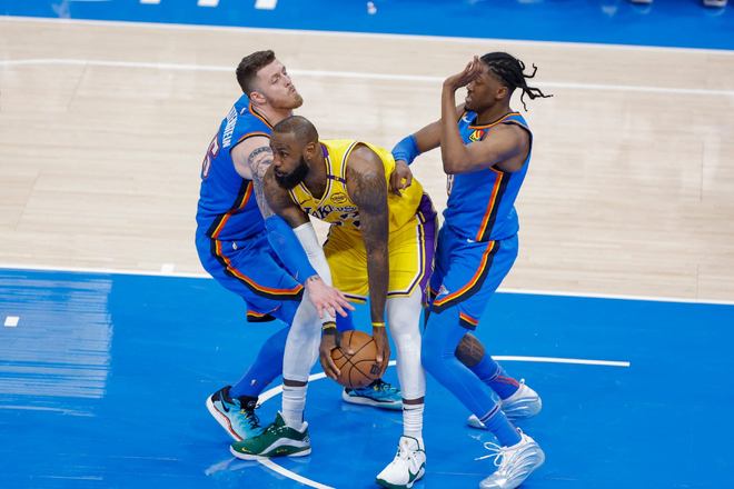 湖人客场掀翻步行者 三巨头兼容成夺冠关键