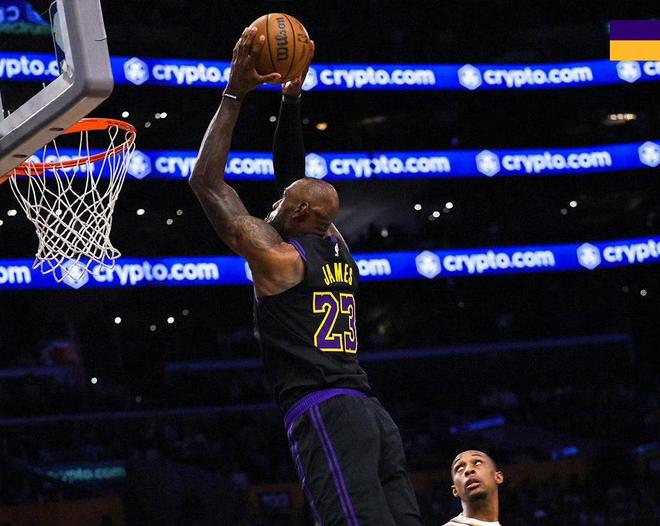 湖人力克太阳锁定西部前四 詹姆斯28+12助球队晋