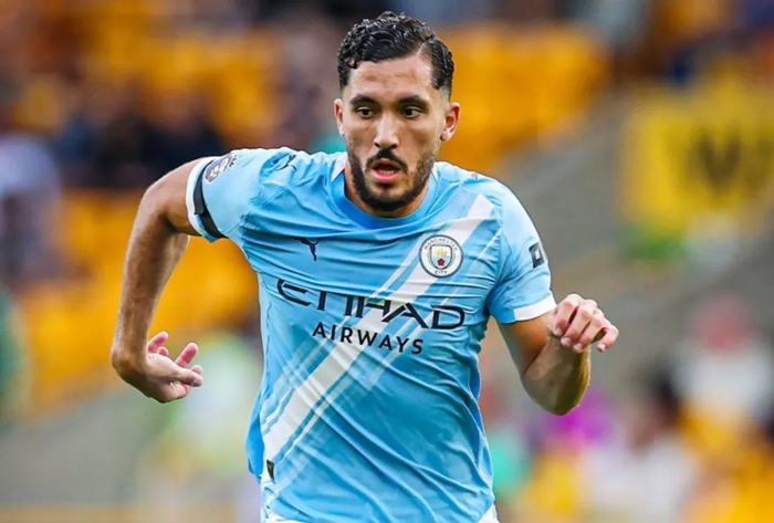 皇马评估克罗斯回归方案 曼联力图留住B费