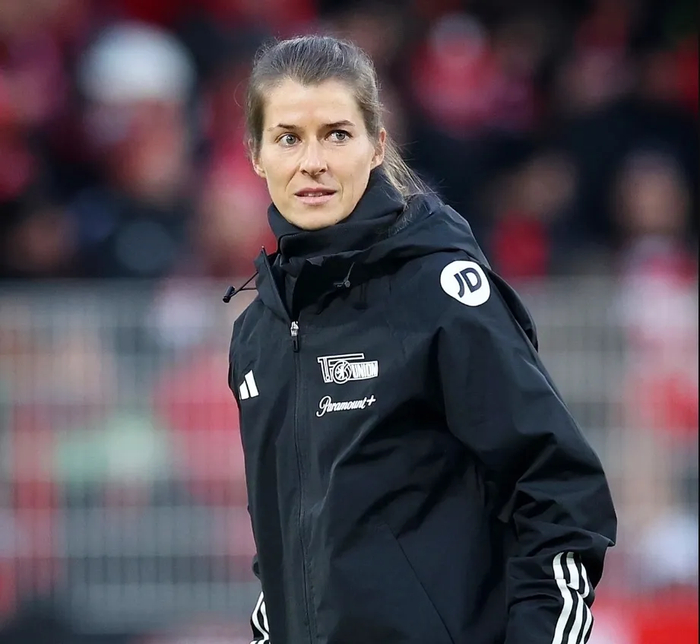 皇马评估克罗斯回归方案 曼联力图留住B费