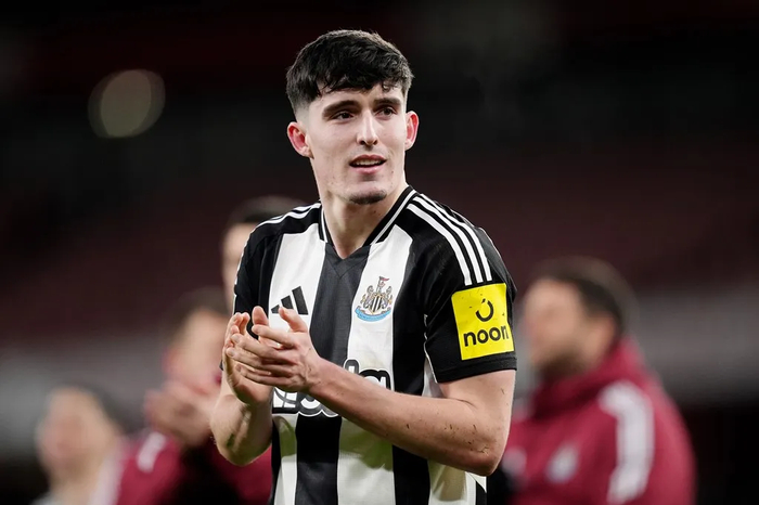 阿森纳欧冠淘汰赛力克勒沃库森追平不败赛季胜