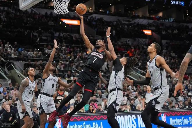 马刺145-120大胜火箭 创单场失分纪录 文班亚马统