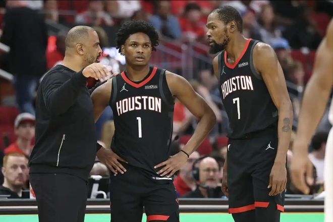 马刺145-120大胜火箭 创单场失分纪录 文班亚马统