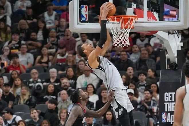 马刺145-120大胜火箭 创单场失分纪录 文班亚马统